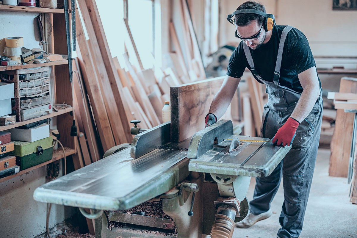 Dachdecker, Elektriker, Maler, Bauunternehmen, Architekten